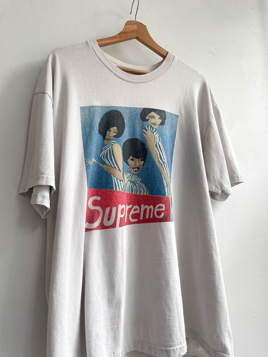 Supreme FW18 Group Tee - Extra Large